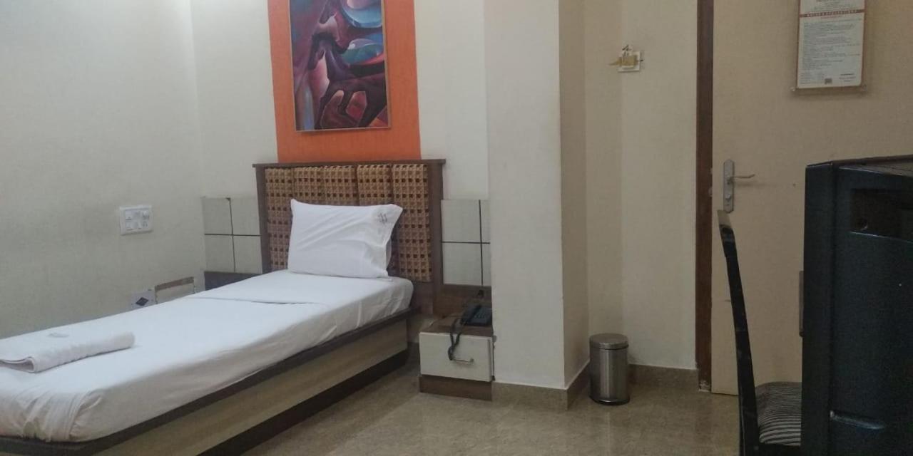 Hotel Ashlesh Маніпала Екстер'єр фото