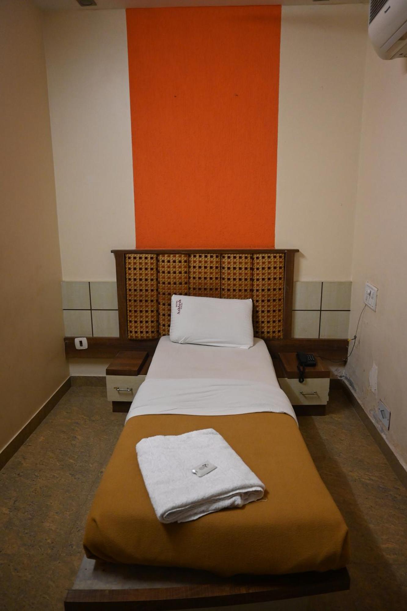 Hotel Ashlesh Маніпала Екстер'єр фото