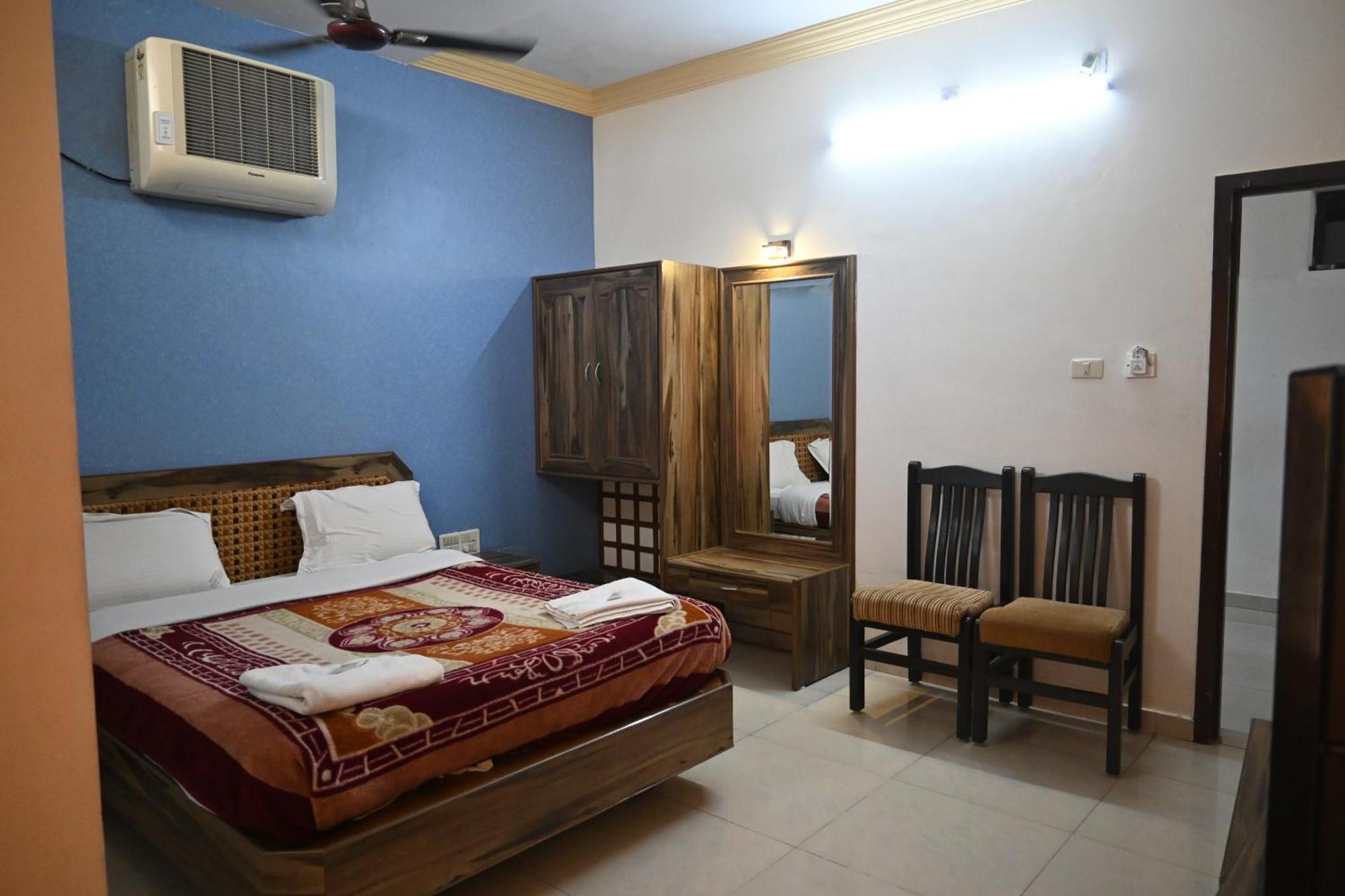 Hotel Ashlesh Маніпала Екстер'єр фото