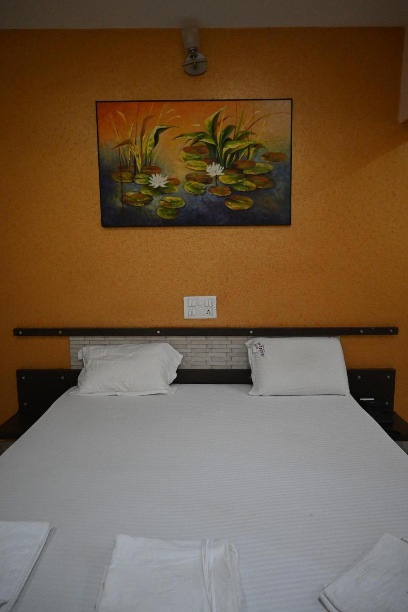 Hotel Ashlesh Маніпала Екстер'єр фото