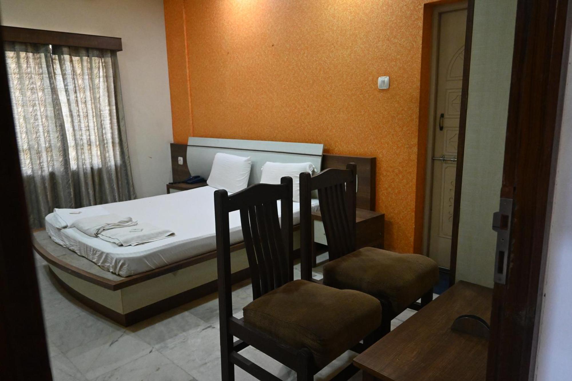 Hotel Ashlesh Маніпала Екстер'єр фото